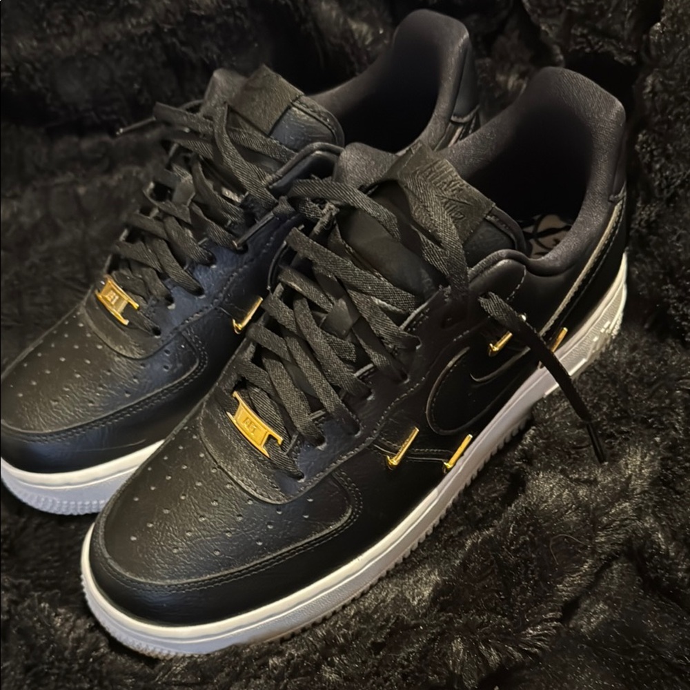 NWOT!! WMNS NIKE AIR FORCE 1 07 LX METALLIC GOLD [CT1990-001] - Picture 14 of 17